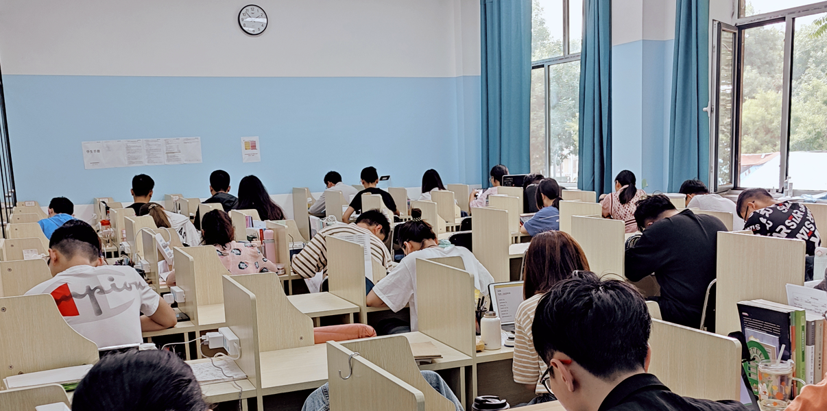 武威考研寄宿学校-学习氛围